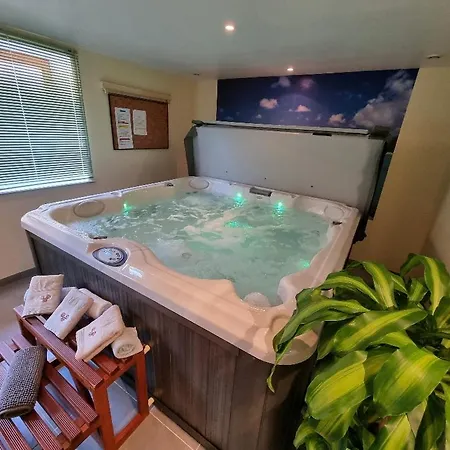 Jonquille, 2 A 8 Personnes Avec Salle De Jeux Et Dans La アパート ヴォントロン